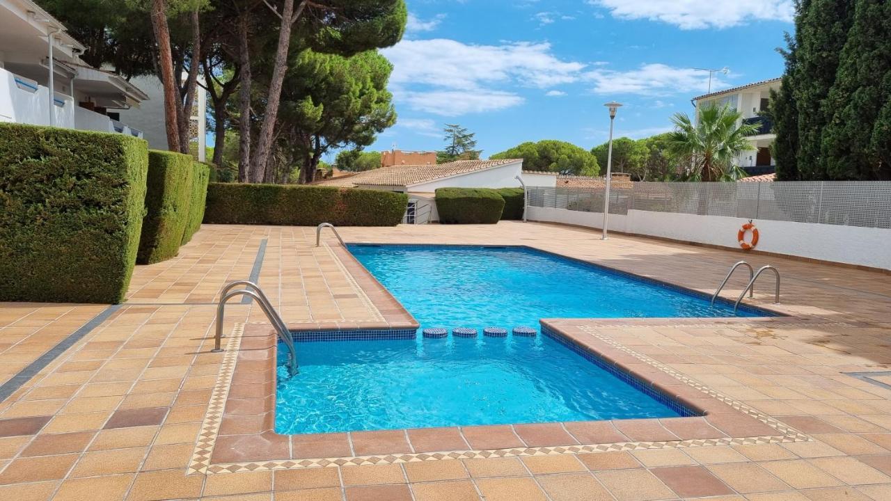 Apartamento familiar con piscina y wifi L' Escala Esterno foto